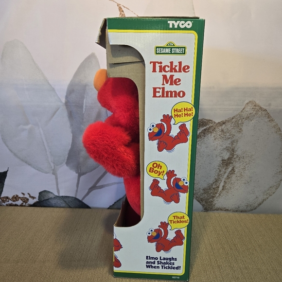 NIB Vintage 1996 Tyco Tickle Me Elmo - Original Sesame Street (62715) - Picture 4 of 6